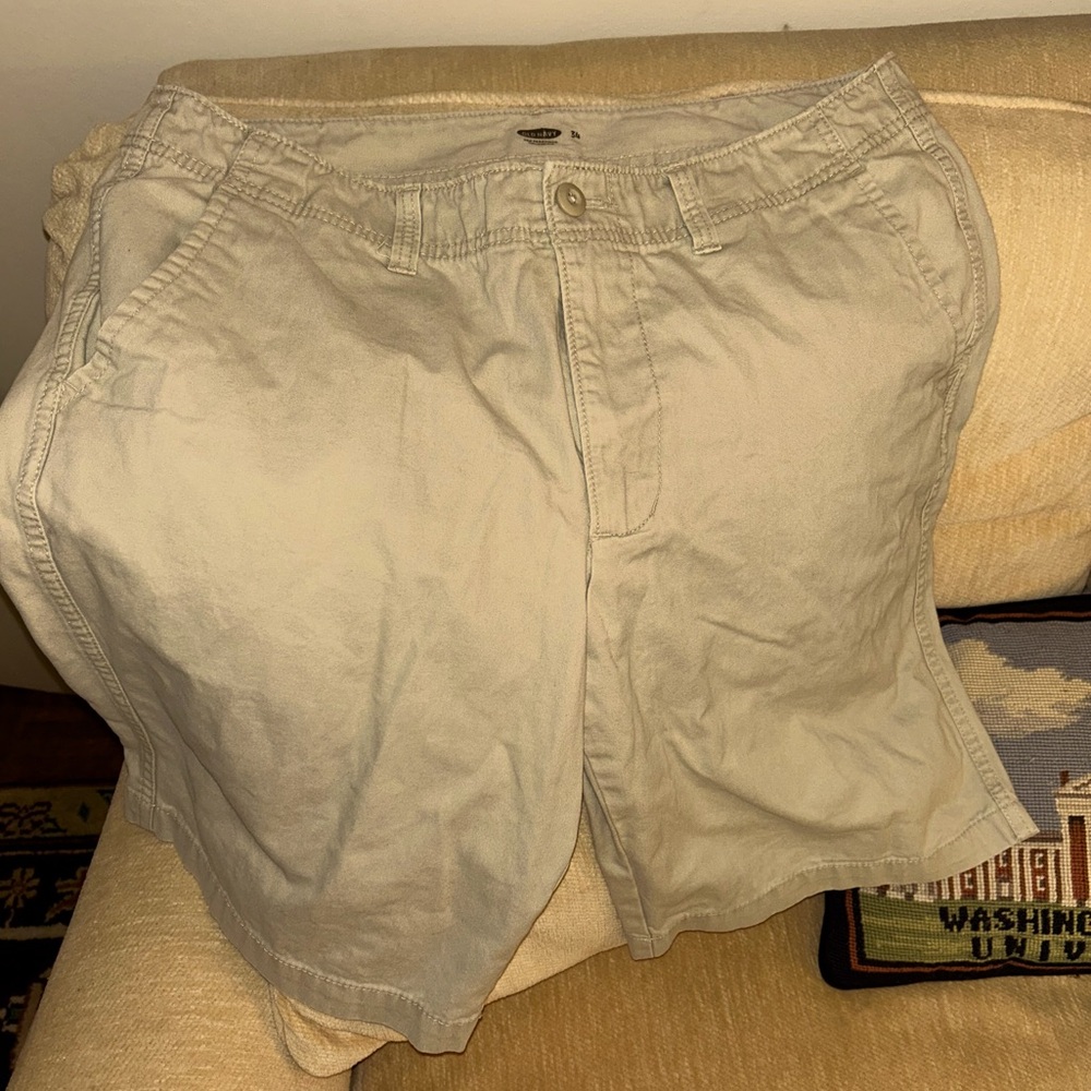 Old Navy relaxed fit men’s shorts